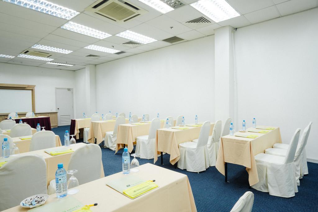 Raia Inn Penang Bayan Lepas Exterior foto